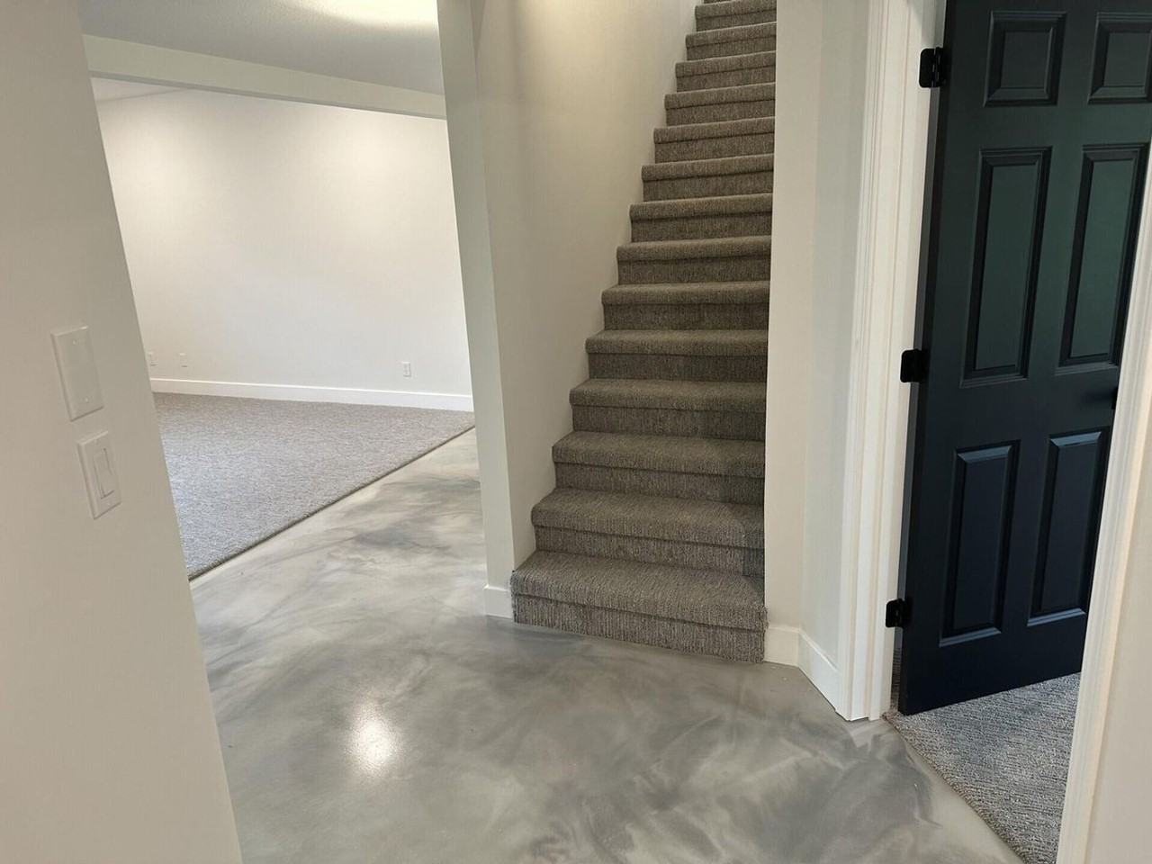 2301 Grant Ln - Photo 5 of 33