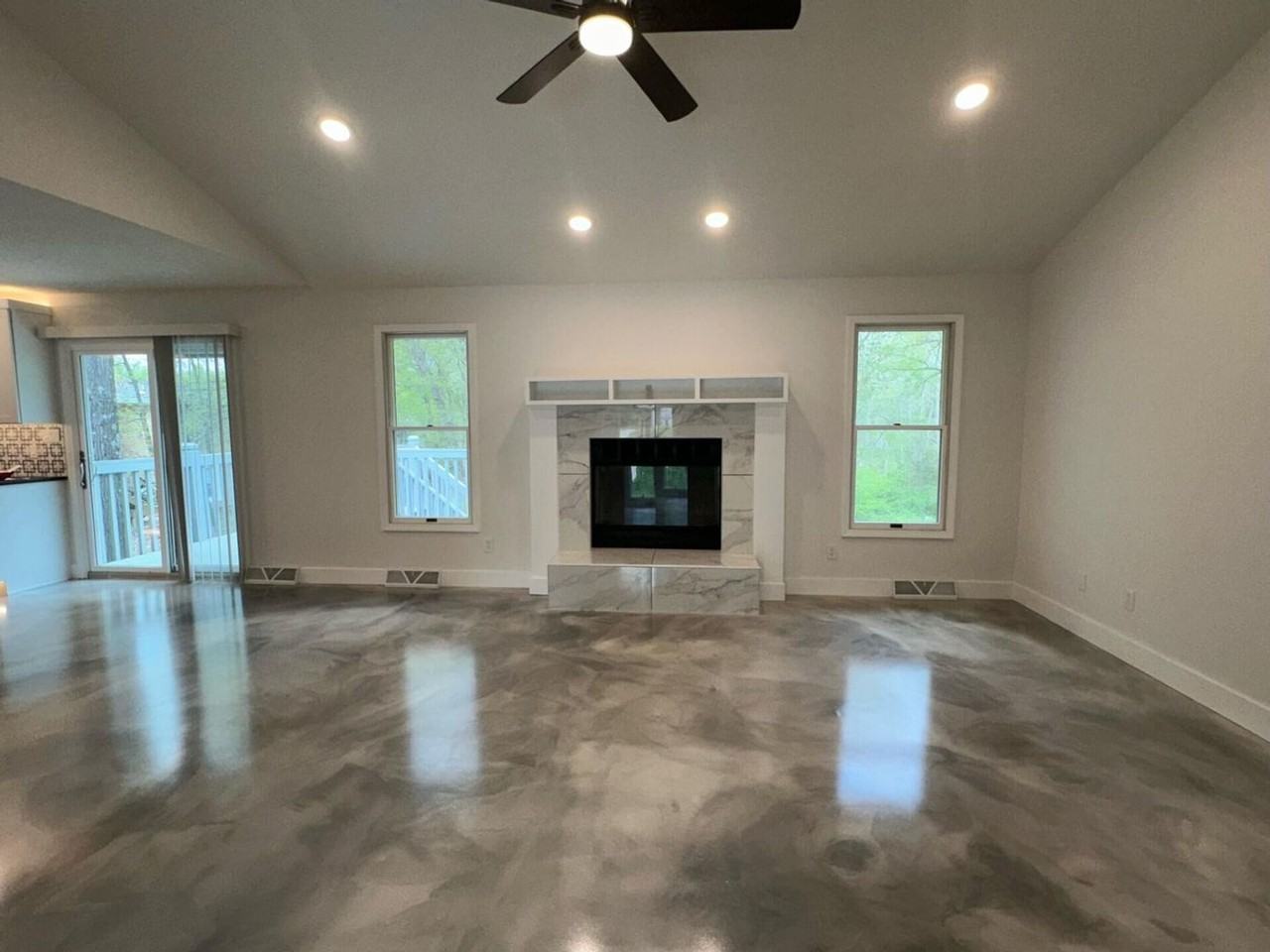 2301 Grant Ln - Photo 7 of 33