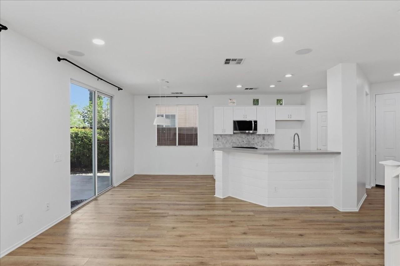 11309 Rasmussen Ct - Photo 4 of 16