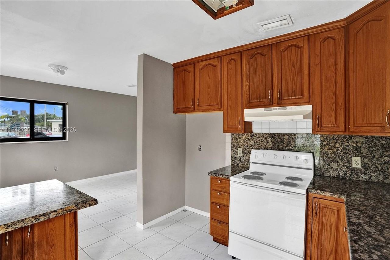 28640 Sw 146th Ave - Photo 2 of 12