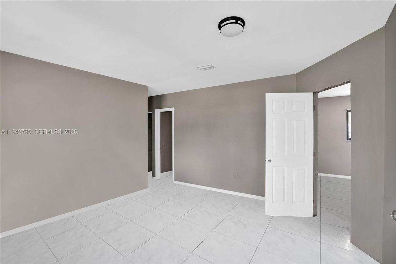28640 Sw 146th Ave - Photo 4 of 12