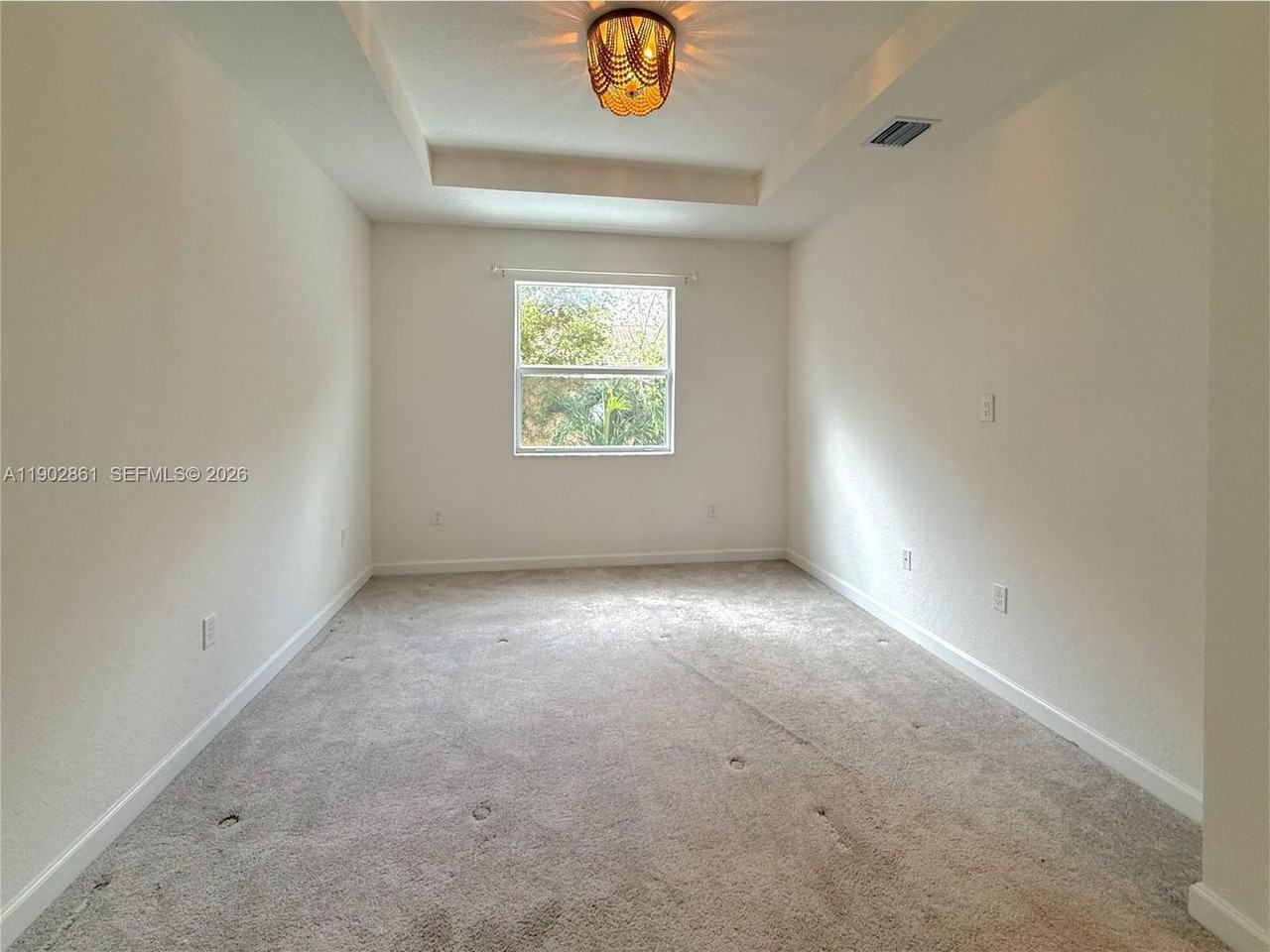1060 Se 26th Ter - Photo 5 of 17