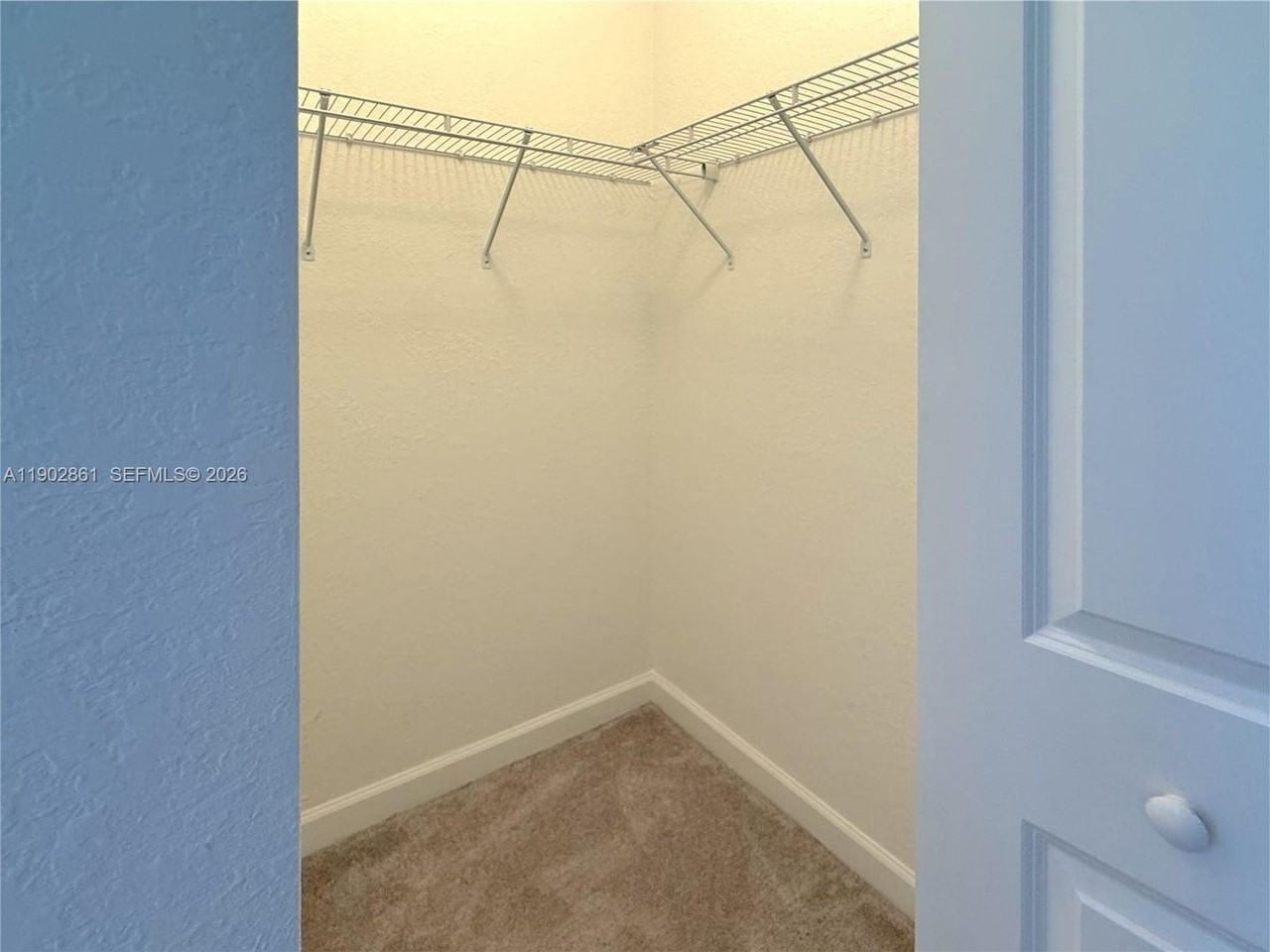 1060 Se 26th Ter - Photo 6 of 17
