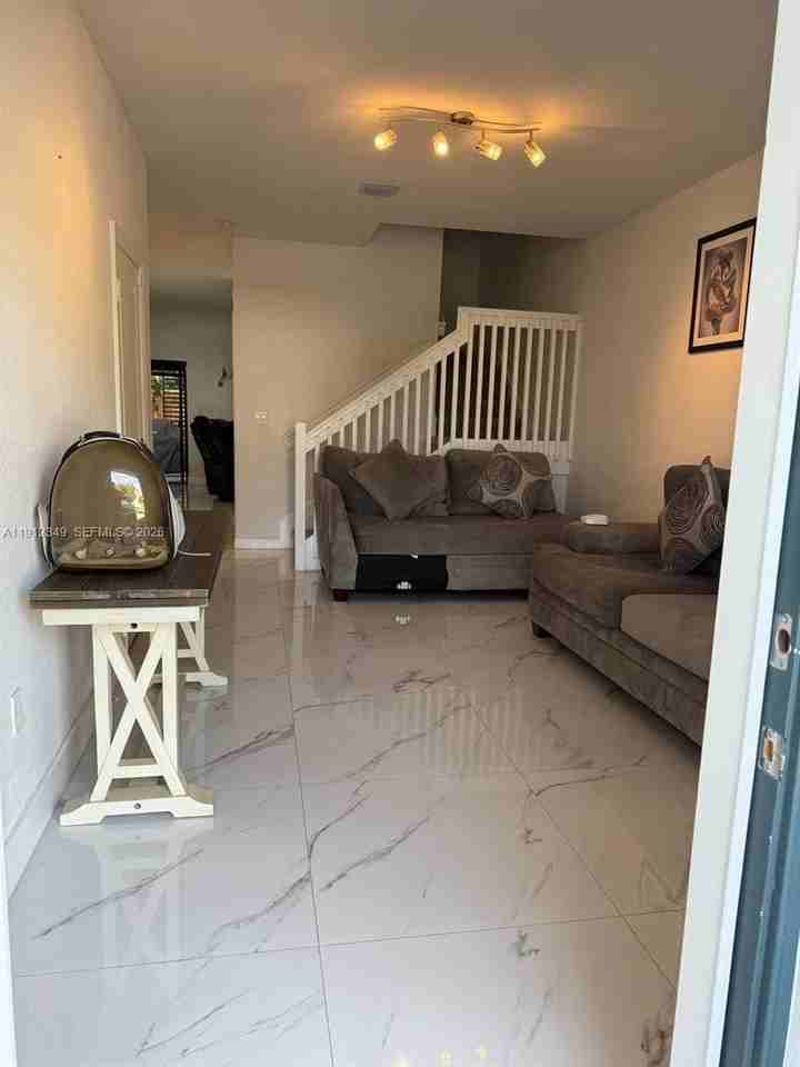 13150 Sw 233rd St - Photo 5 of 10