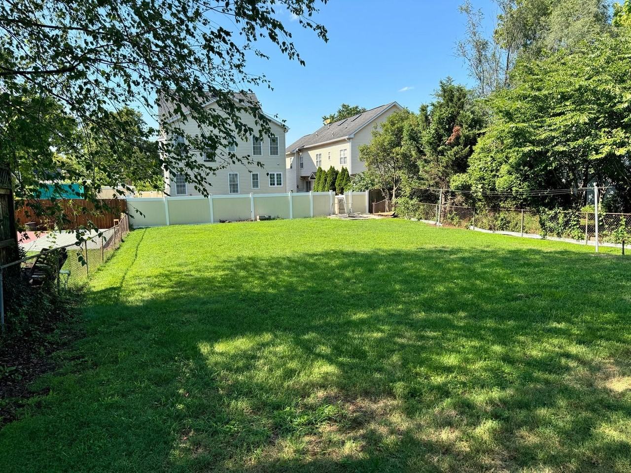 5323 N Carlin Springs Rd - Photo 2 of 11