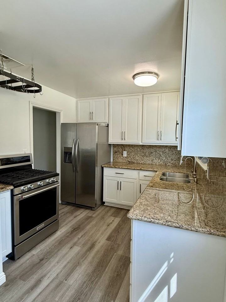 164 Orchard Ln - Photo 4 of 14