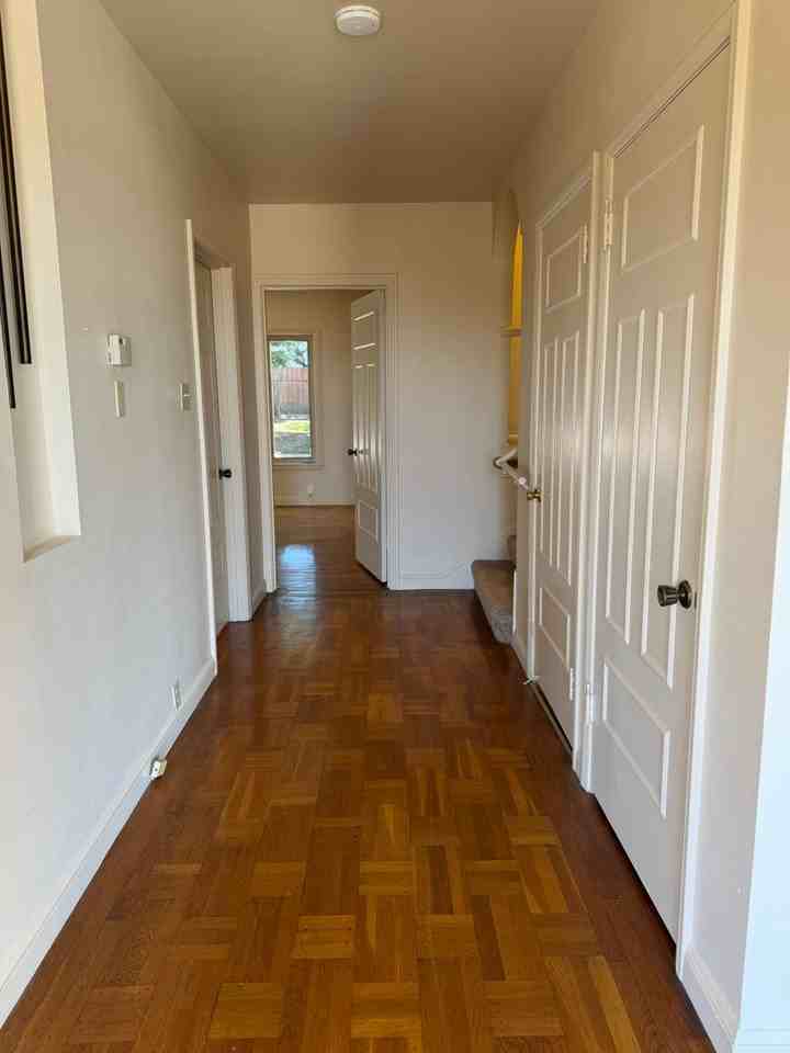 279 Elder Ave - Photo 3 of 21