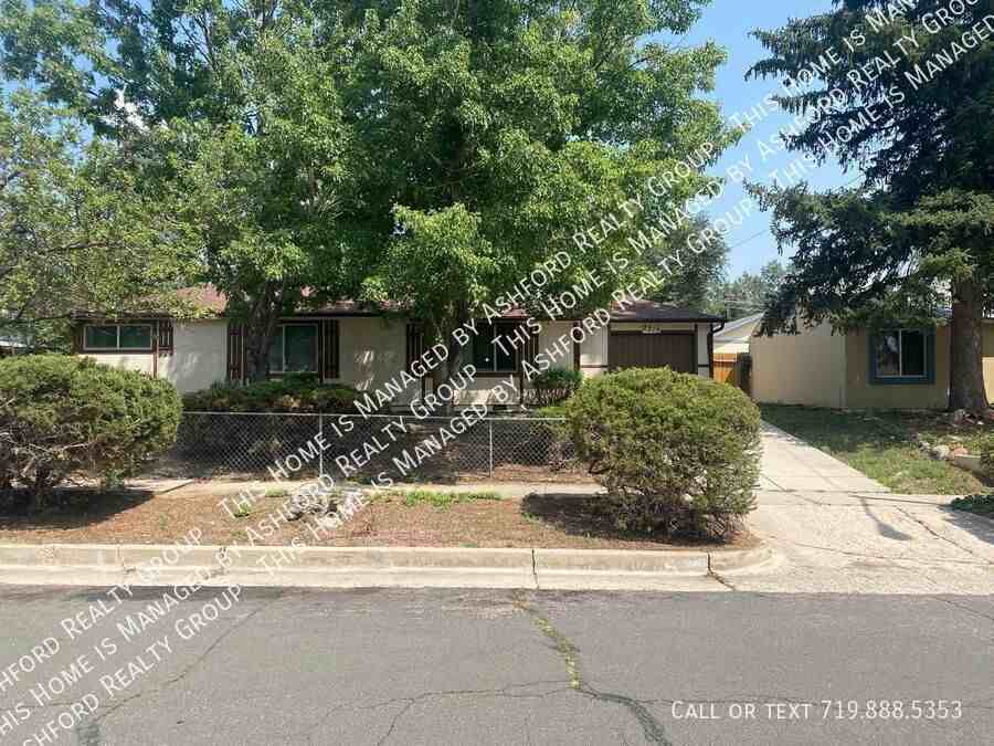 2215 Bonfoy Ave - Photo 2 of 21