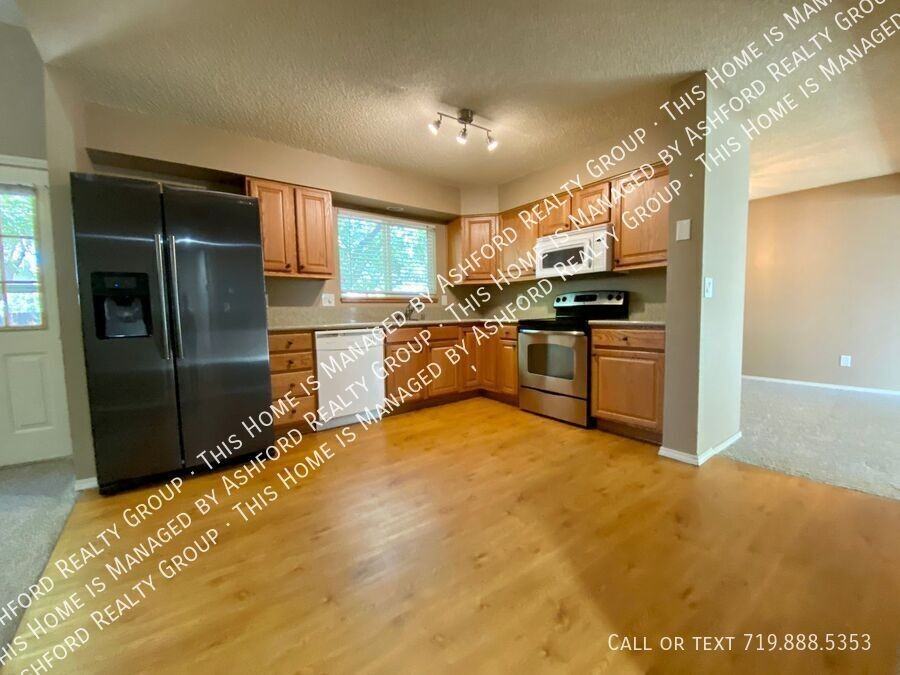 5330 Tupper Ct - Photo 7 of 18