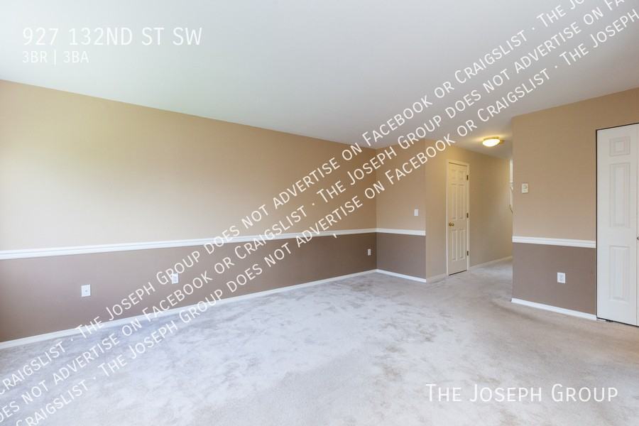 927 132nd St Sw #B3 - Photo 4 of 26