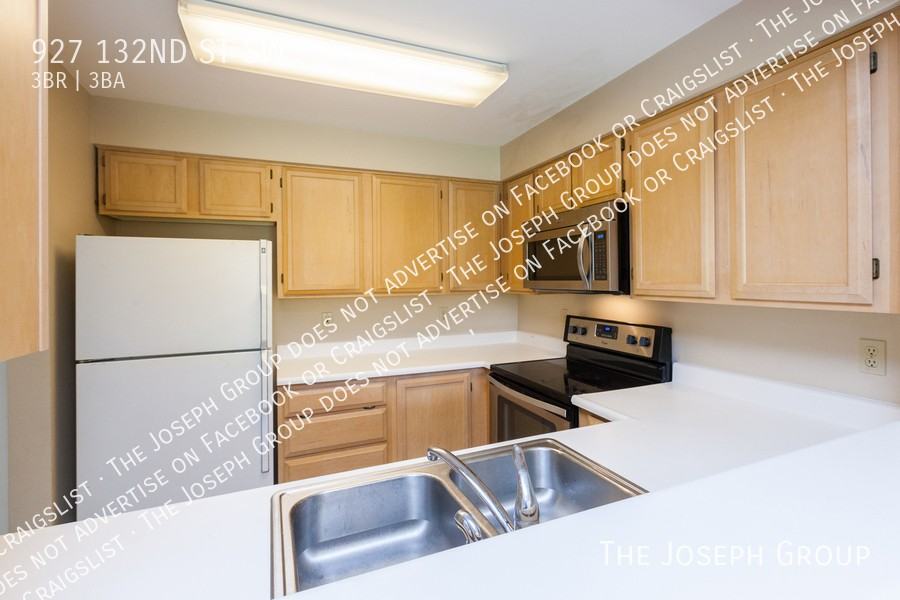 927 132nd St Sw #B3 - Photo 7 of 26