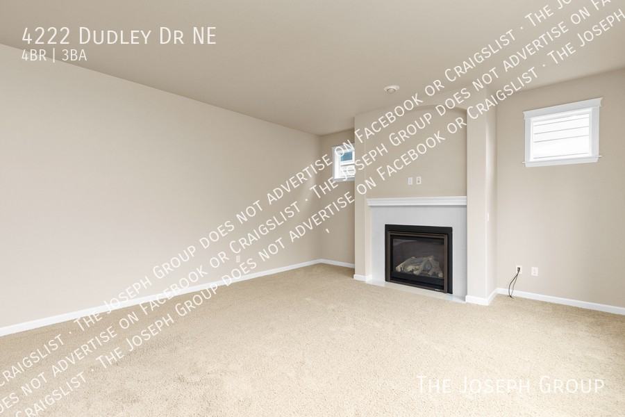 4222 Dudley Dr Ne - Photo 4 of 40