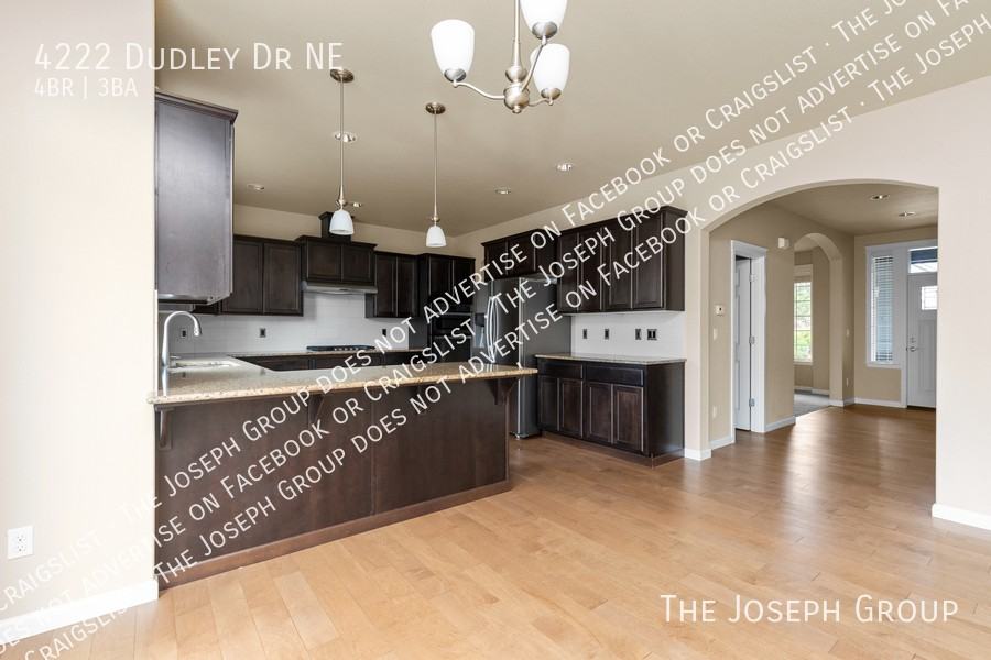 4222 Dudley Dr Ne - Photo 5 of 40