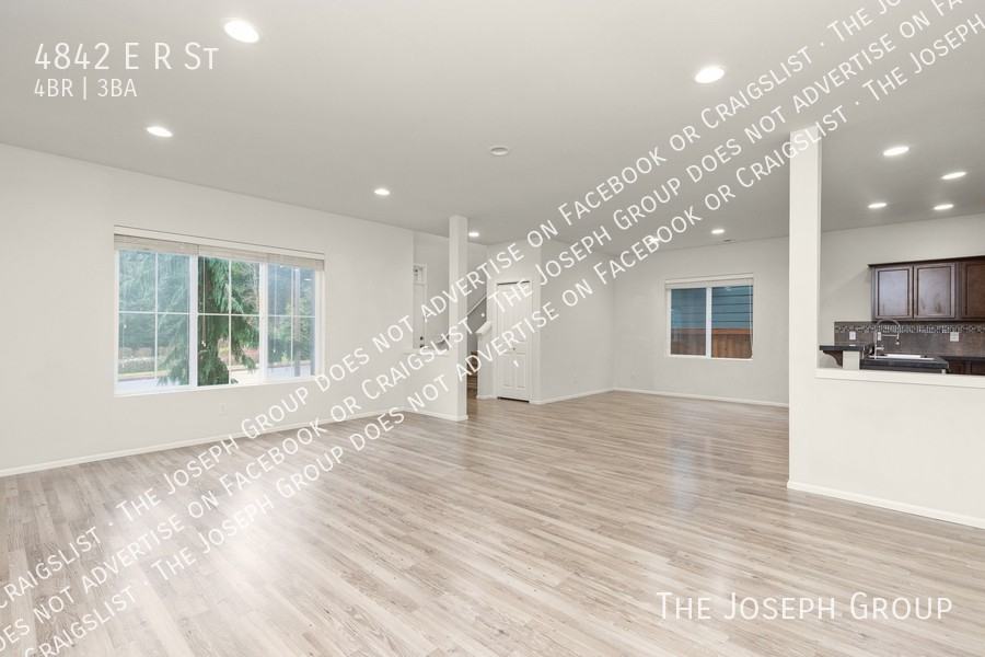 4842 E R St - Photo 3 of 41