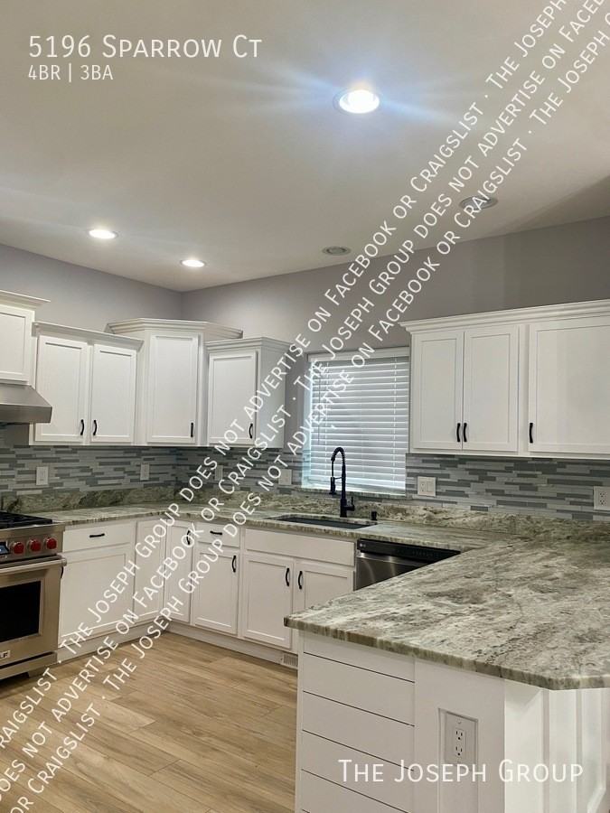 5196 Sparrow Ct - Photo 3 of 50