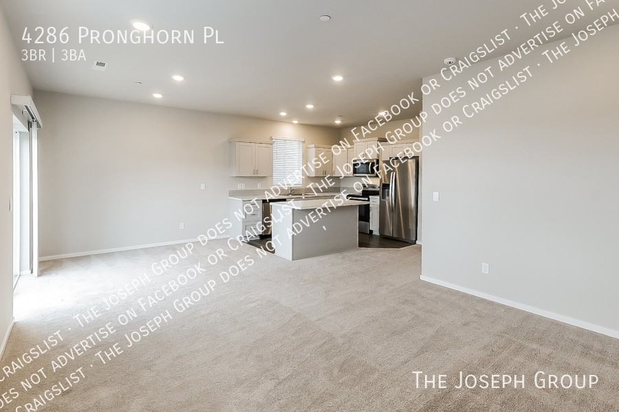 4286 Pronghorn Pl - Photo 3 of 32