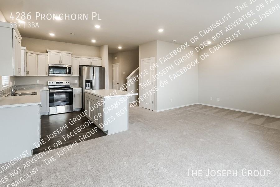 4286 Pronghorn Pl - Photo 4 of 32