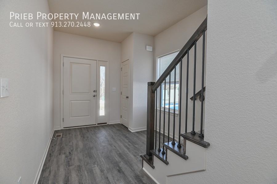 10328 Farrow Ave #6 - Photo 4 of 34