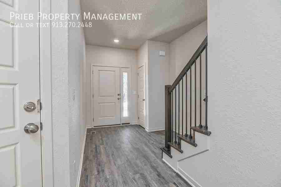 10334 Farrow Ave #6 - Photo 3 of 34