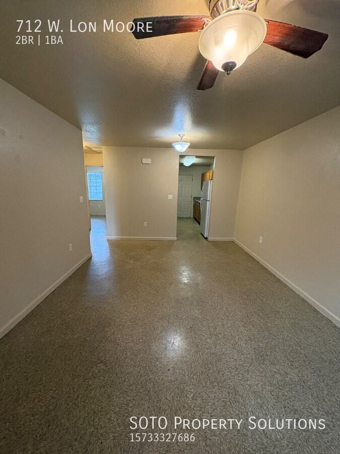 712 Lon Moore St - Photo 2 of 12