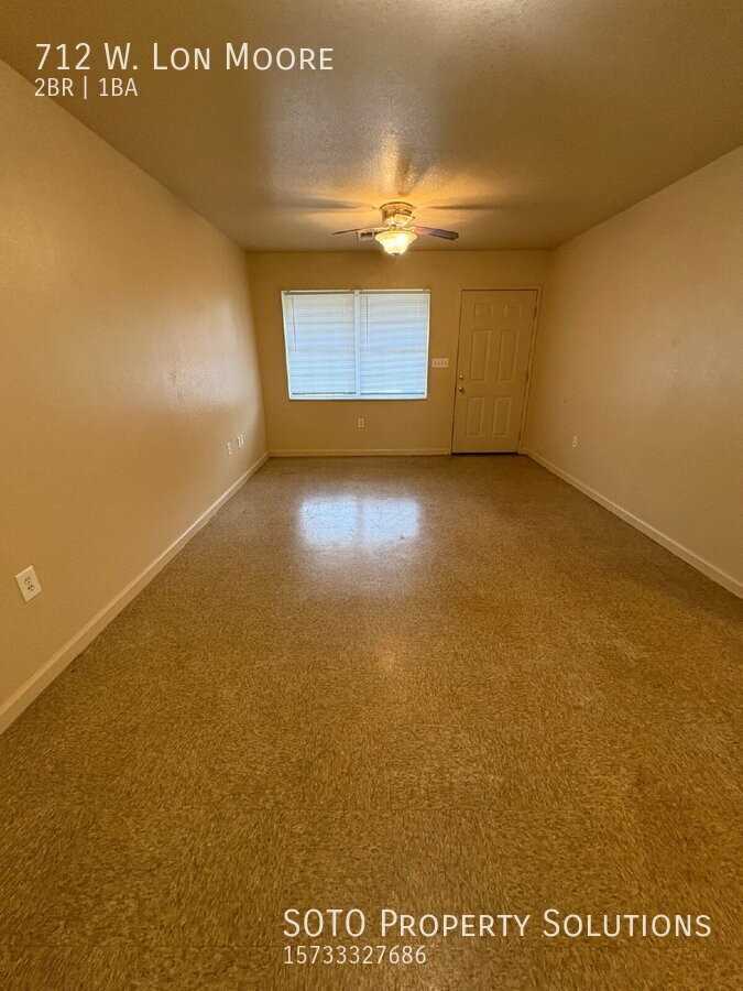 712 Lon Moore St - Photo 3 of 12