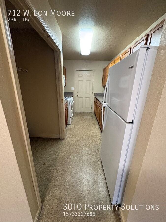 712 Lon Moore St - Photo 4 of 12