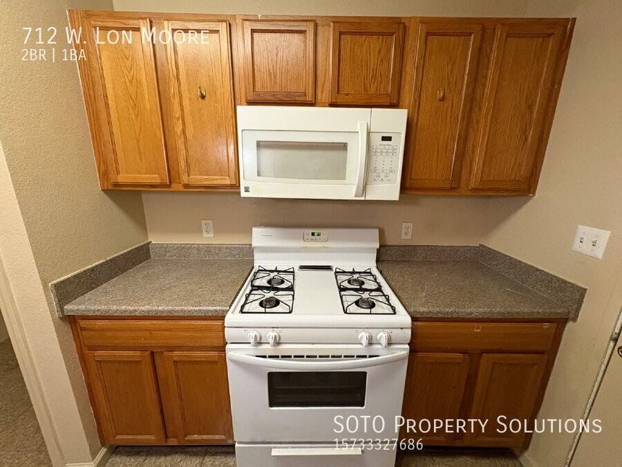 712 Lon Moore St - Photo 6 of 12