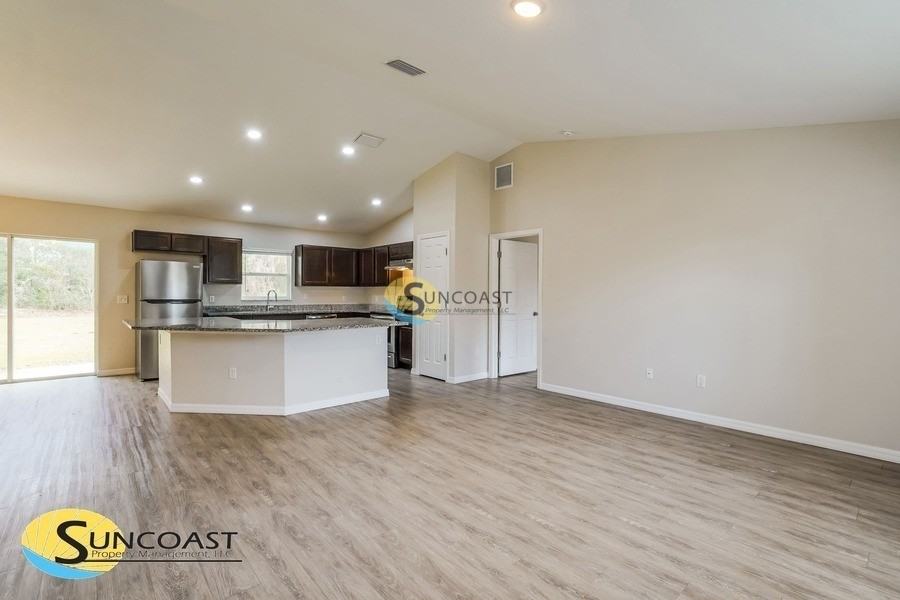 333 Marion Oaks Golf Way - Photo 2 of 18