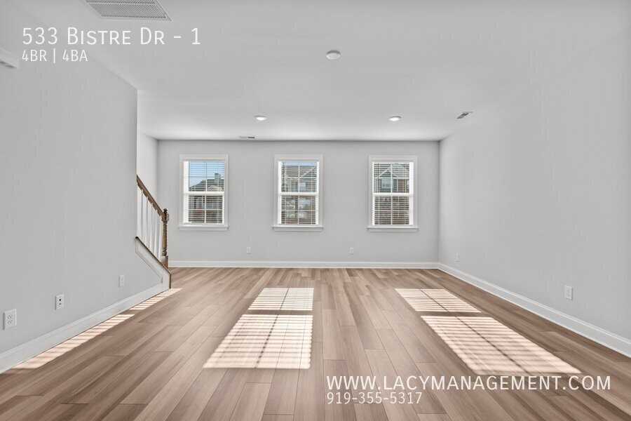 533 Bistre Dr - Photo 6 of 32