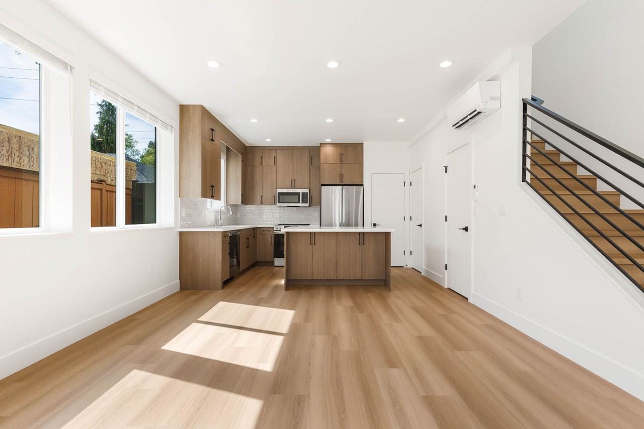 108 6th St S #B - Photo 5 of 20