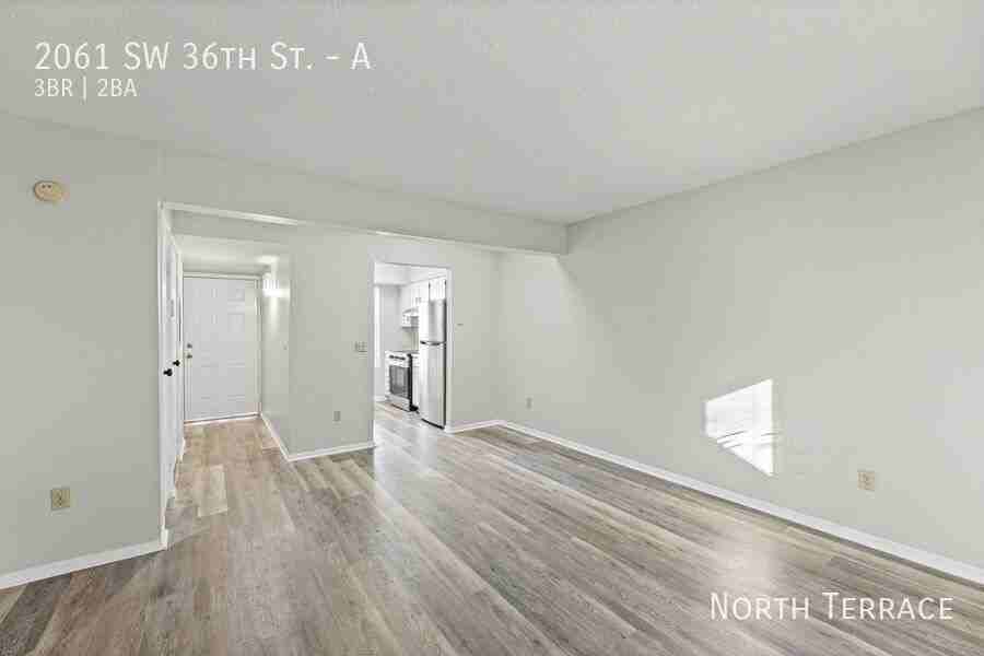 2061 Sw 36th St #A - Photo 7 of 28