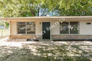 featured image of 1401 Plummer Dr #A