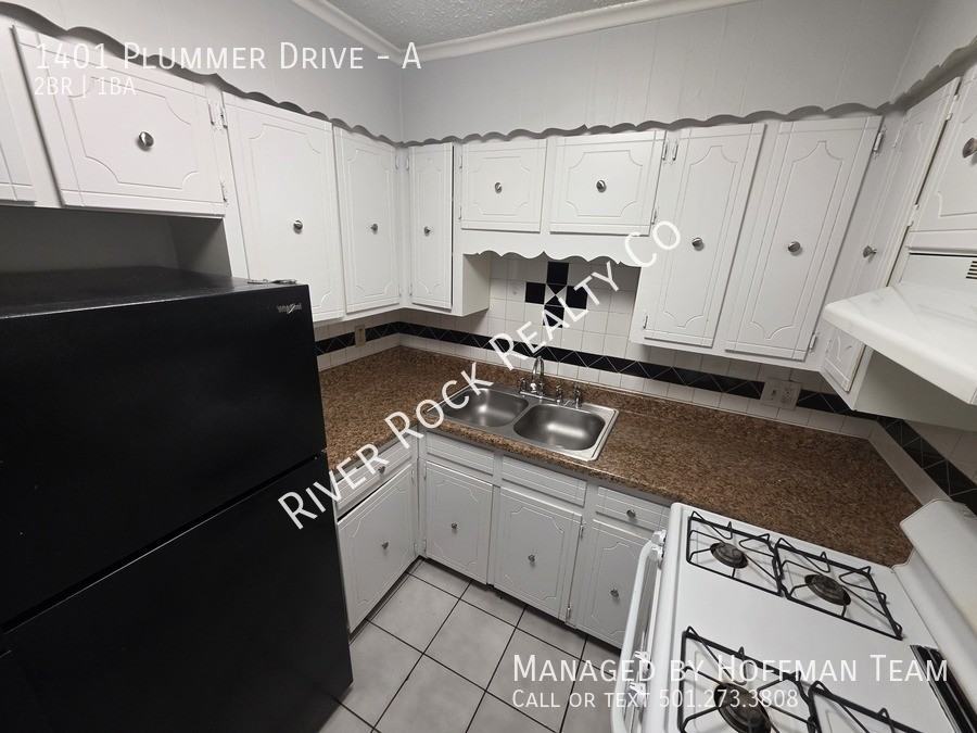 1401 Plummer Dr #A - Photo 4 of 9