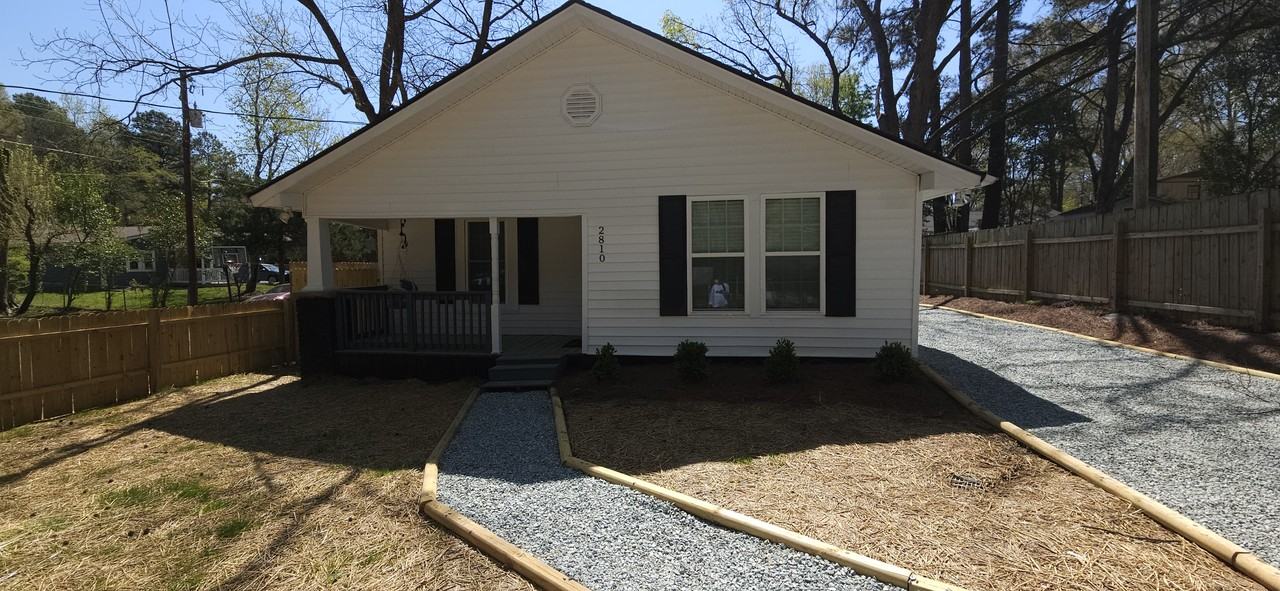 2810 Ashe St #NA - Photo 2 of 16