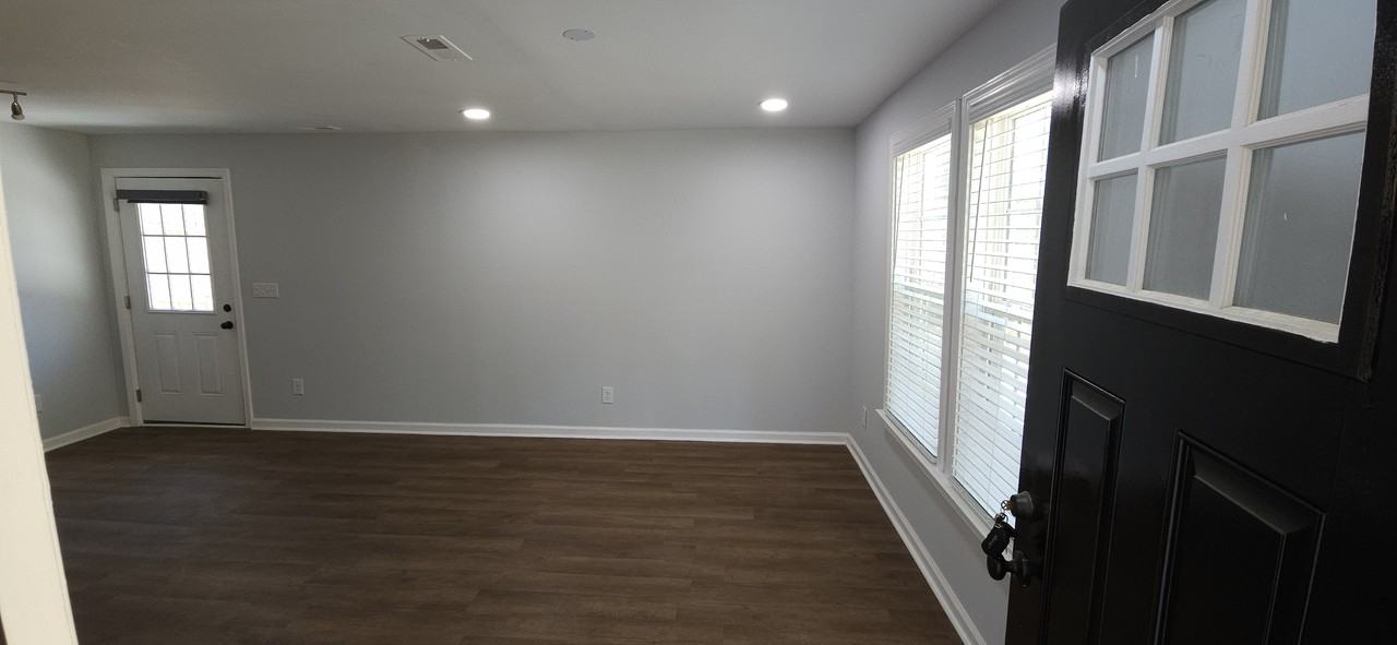 2810 Ashe St #NA - Photo 4 of 16