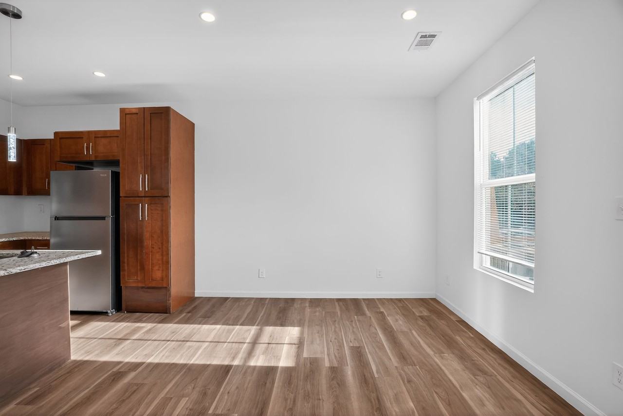 4011 Redan Rd #5 - Photo 5 of 19