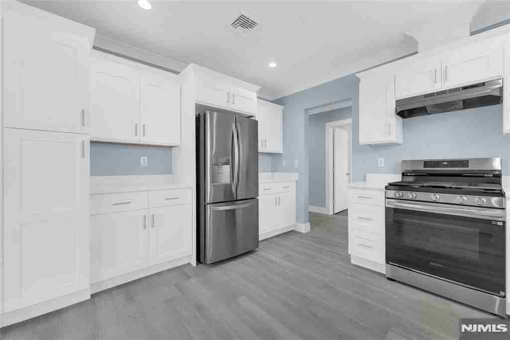 227 Columbia Ave #2 - Photo 7 of 18