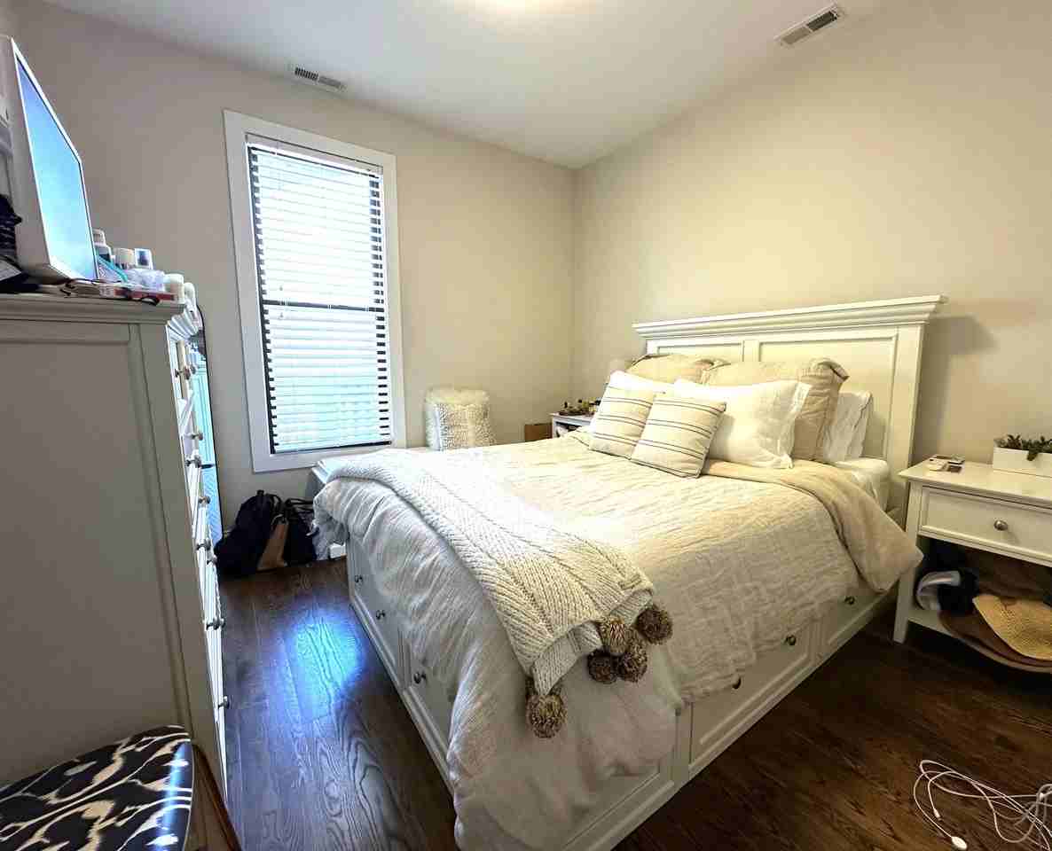 1218 W Diversey Pkwy #2 - Photo 6 of 20