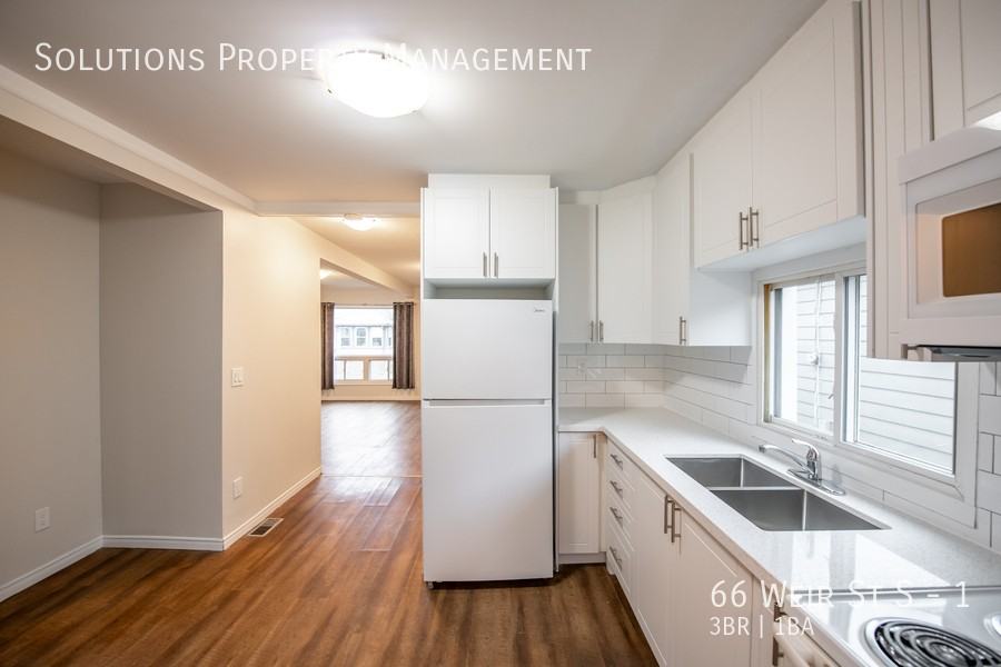 66 Weir St S #1 - Photo 7 of 21