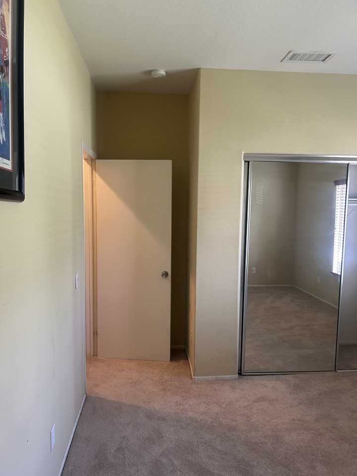 1000 Driftwood Cir #NA - Photo 5 of 6