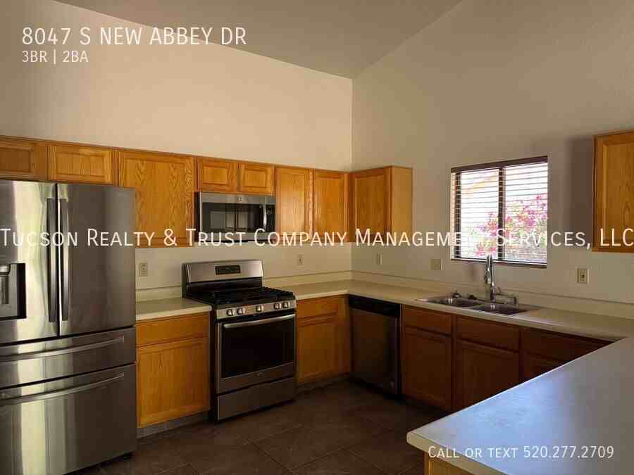 8047 S New Abbey Dr - Photo 5 of 17