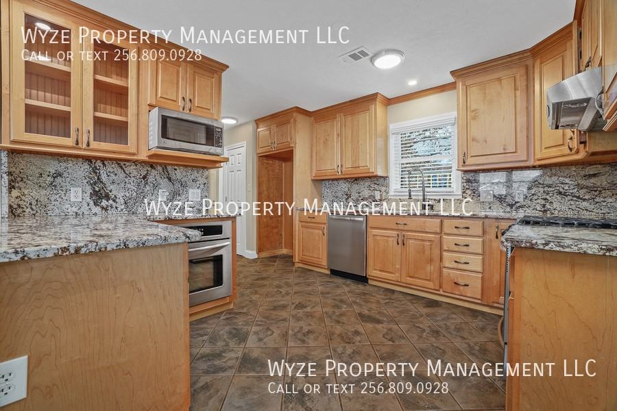 2105 Manassas Dr Sw - Photo 4 of 27