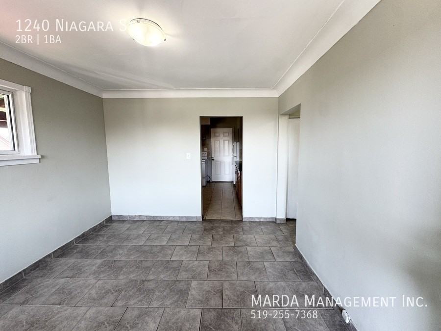 1240 Niagara St - Photo 2 of 21