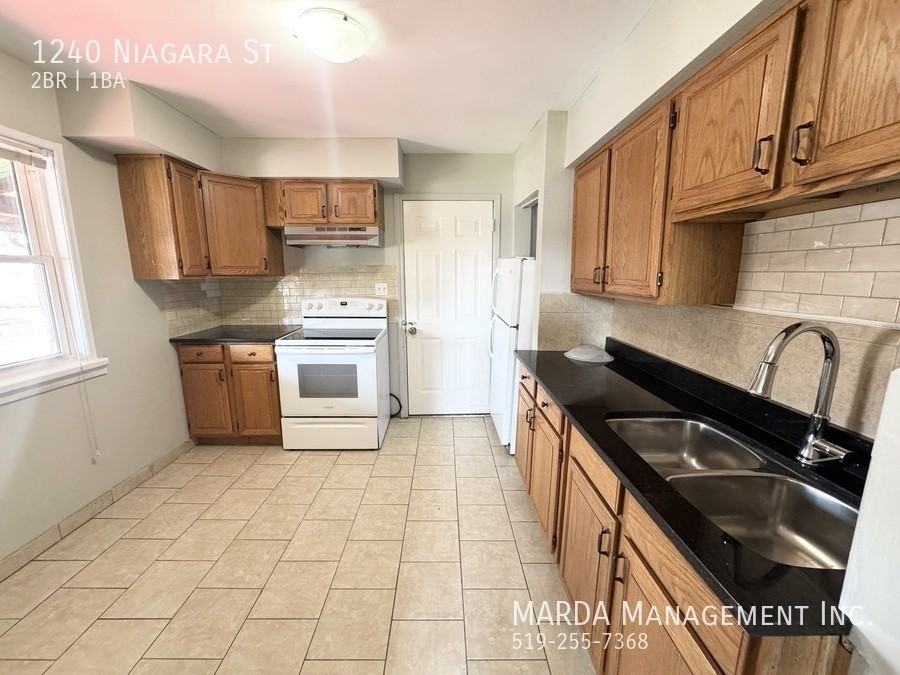 1240 Niagara St - Photo 6 of 21