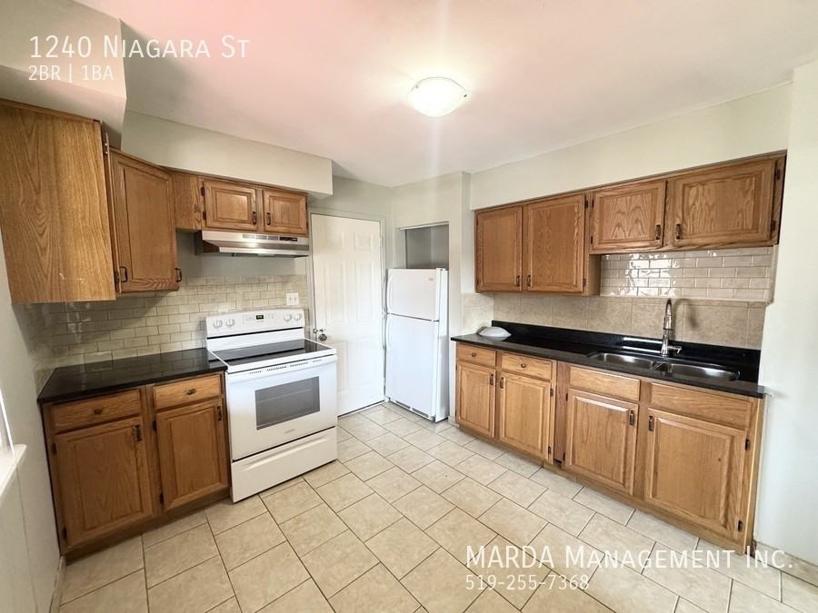 1240 Niagara St - Photo 7 of 21