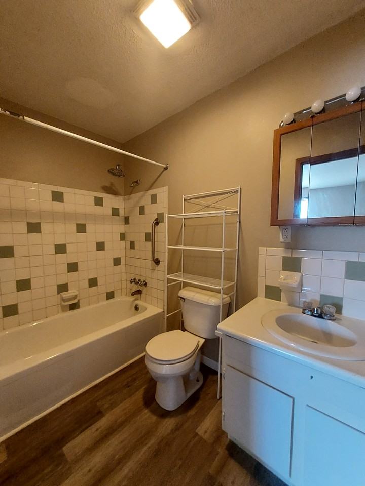 437 S 2nd St #C - Photo 4 of 6