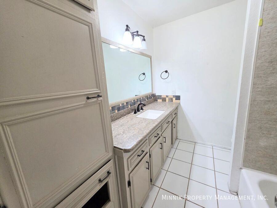 1813 Mcdonald St - Photo 5 of 9