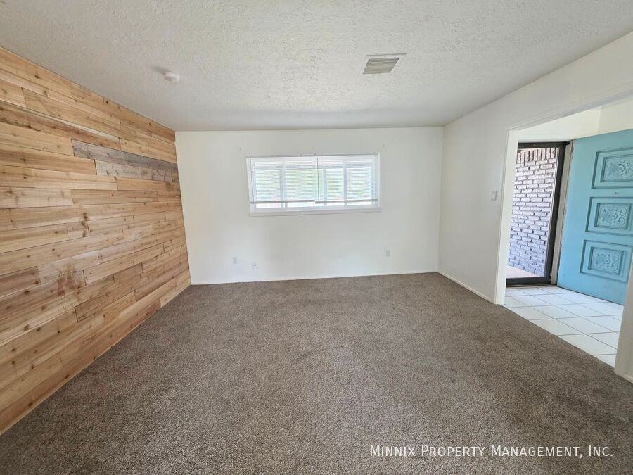 1813 Mcdonald St - Photo 6 of 9