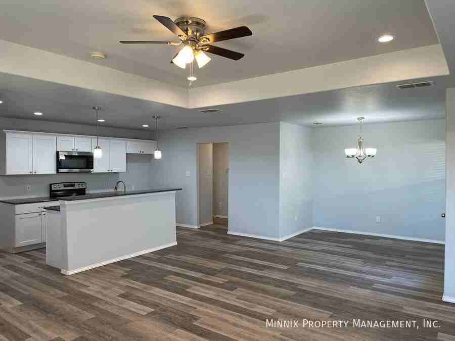 8414 11th St - Photo 2 of 29