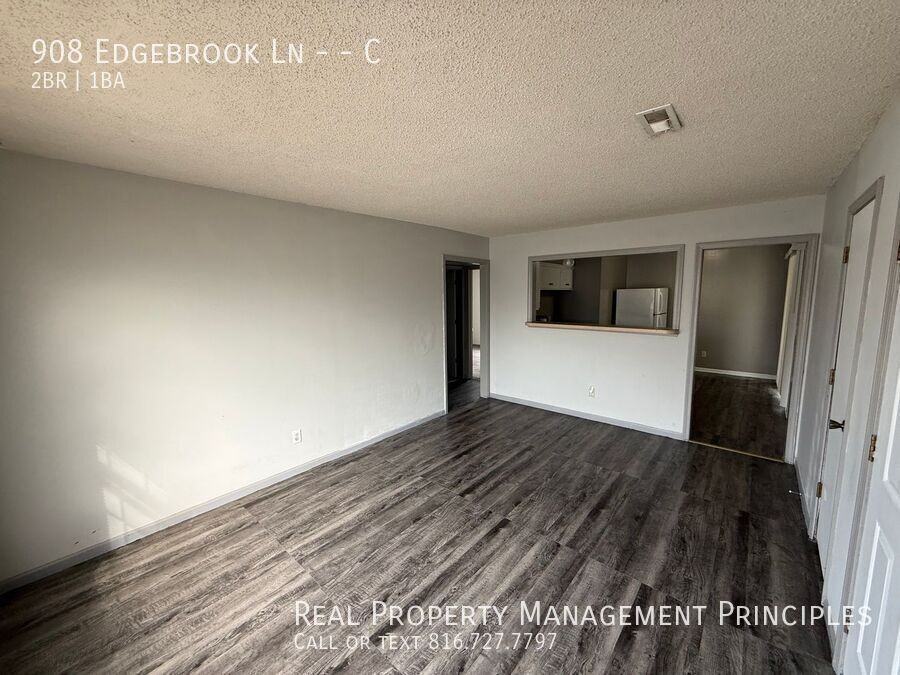 908 S Edgebrook Ln #C - Photo 2 of 11